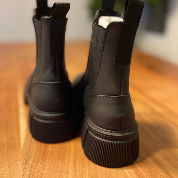 Black Rubberised Cleated Sole Ankle Chelsea Boot - Picture 6 of 10